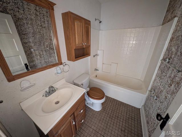 523 Lincoln Avenue, East Alton, IL 62024