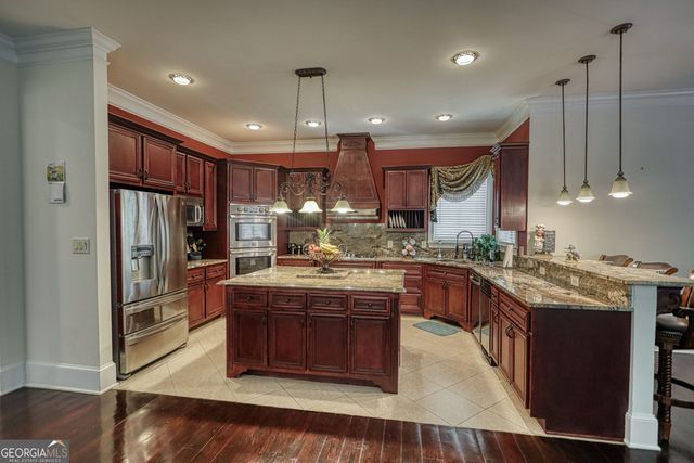 1816 Gateway Drive NE, Loganville, GA 30052