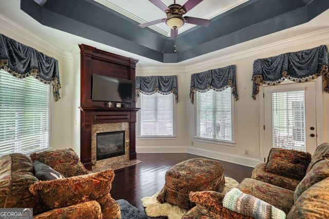 1816 Gateway Drive NE, Loganville, GA 30052