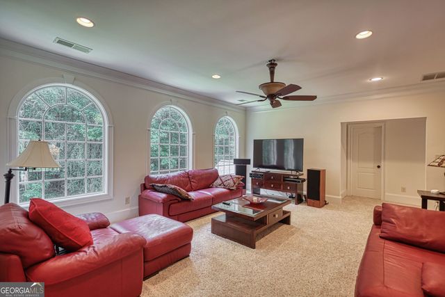 1816 Gateway Drive NE, Loganville, GA 30052
