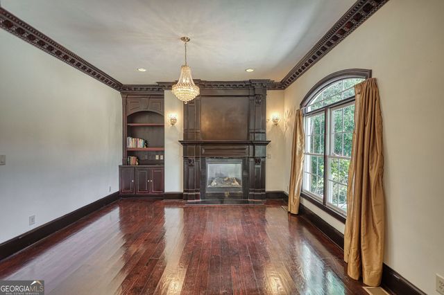 1816 Gateway Drive NE, Loganville, GA 30052
