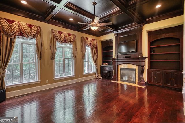 1816 Gateway Drive NE, Loganville, GA 30052