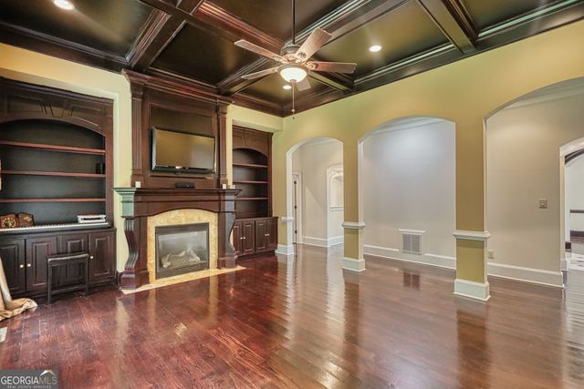 1816 Gateway Drive NE, Loganville, GA 30052