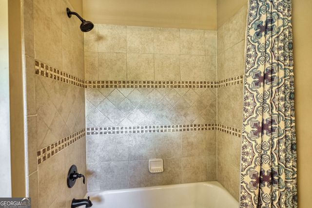 1816 Gateway Drive NE, Loganville, GA 30052
