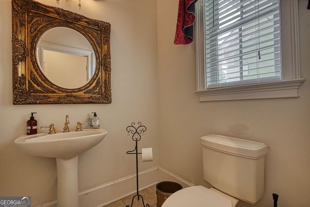 1816 Gateway Drive NE, Loganville, GA 30052