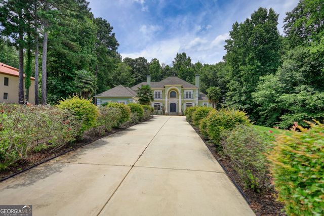 1816 Gateway Drive NE, Loganville, GA 30052
