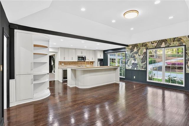 1190 W Wesley Road NW, Atlanta, GA 30327