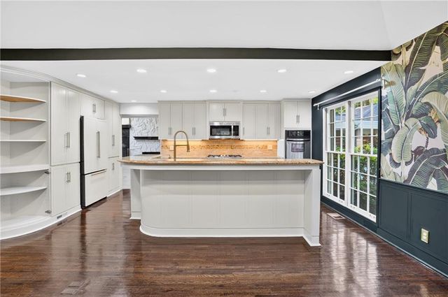 1190 W Wesley Road NW, Atlanta, GA 30327