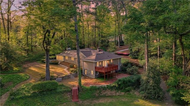 1190 W Wesley Road NW, Atlanta, GA 30327