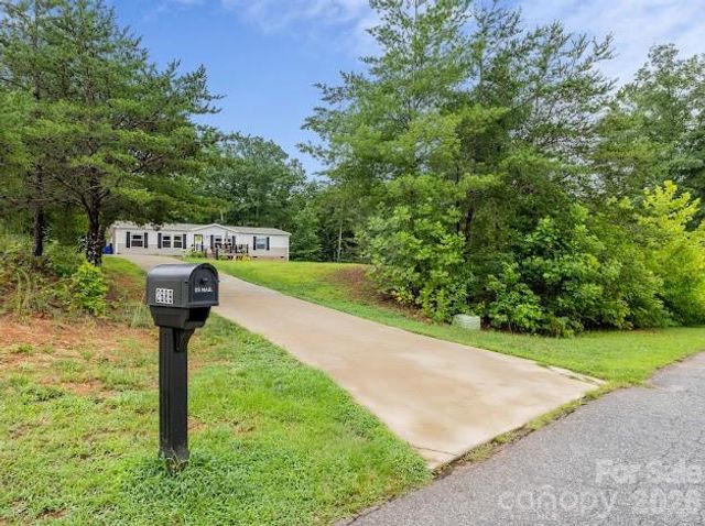 2689 Kite Drive, Lenoir, NC 28645