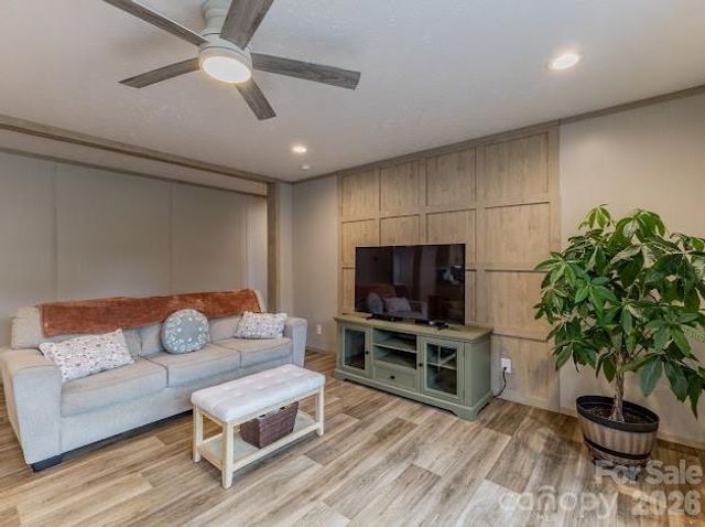 2689 Kite Drive, Lenoir, NC 28645