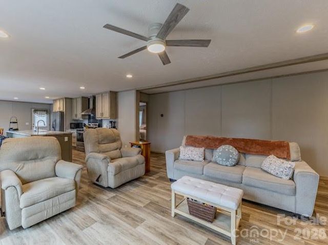 2689 Kite Drive, Lenoir, NC 28645