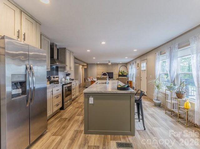 2689 Kite Drive, Lenoir, NC 28645