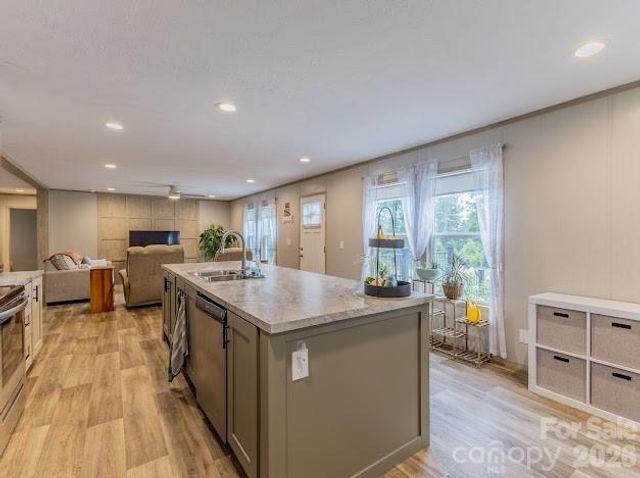 2689 Kite Drive, Lenoir, NC 28645