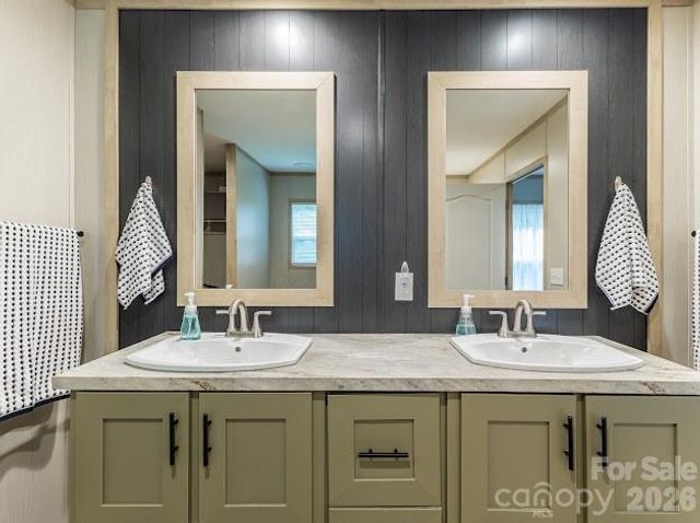 2689 Kite Drive, Lenoir, NC 28645