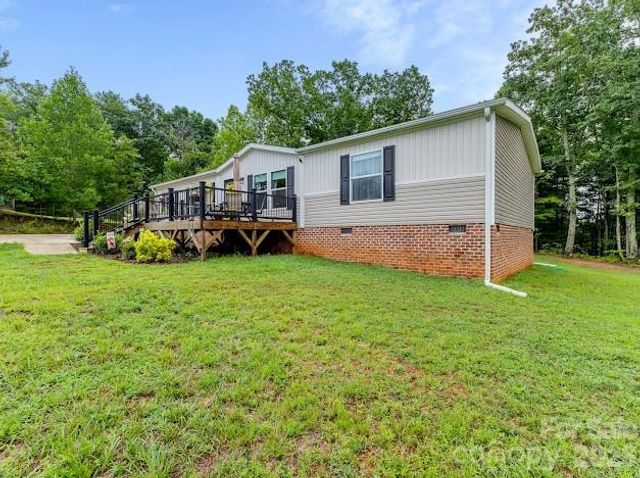 2689 Kite Drive, Lenoir, NC 28645