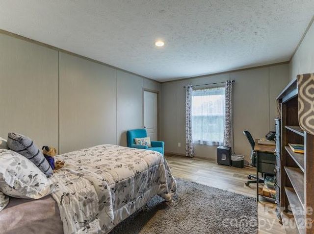 2689 Kite Drive, Lenoir, NC 28645