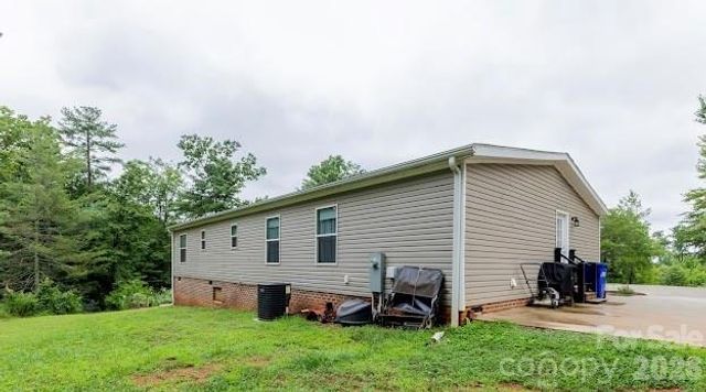 2689 Kite Drive, Lenoir, NC 28645