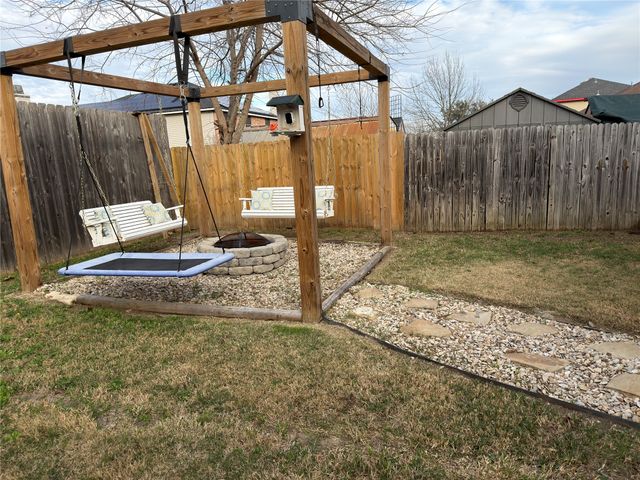 2032 Cap Rock Lane, Grand Prairie, TX 75052