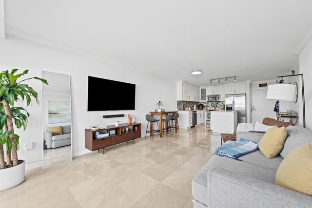 600 NE 36th Street 606, Miami, FL 33137