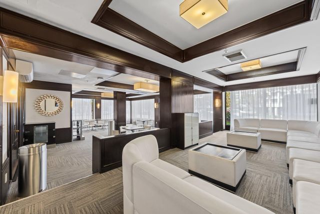 600 NE 36th Street 606, Miami, FL 33137