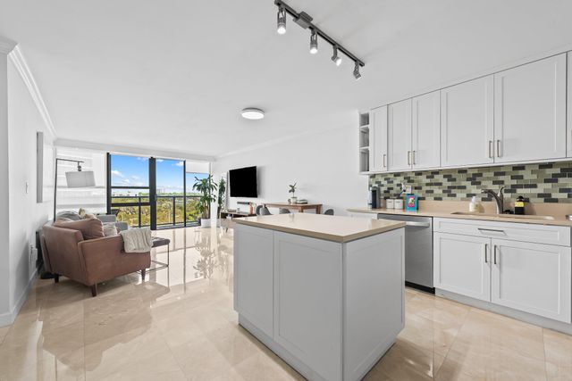 600 NE 36th Street 606, Miami, FL 33137