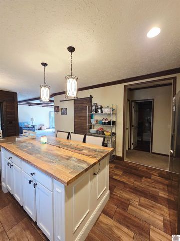 8369 US Hwy 68 E, Benton, KY 42025