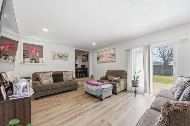 2739 S Rose Marie Ct, Wichita, KS 67216