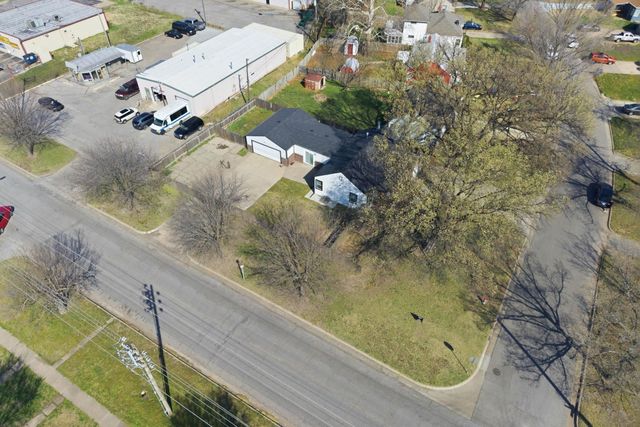 2739 S Rose Marie Ct, Wichita, KS 67216