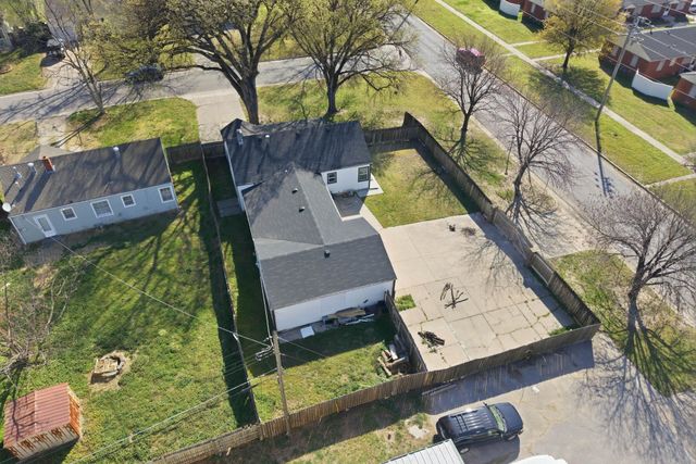 2739 S Rose Marie Ct, Wichita, KS 67216