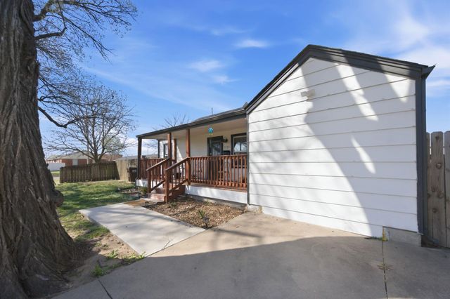 2739 S Rose Marie Ct, Wichita, KS 67216