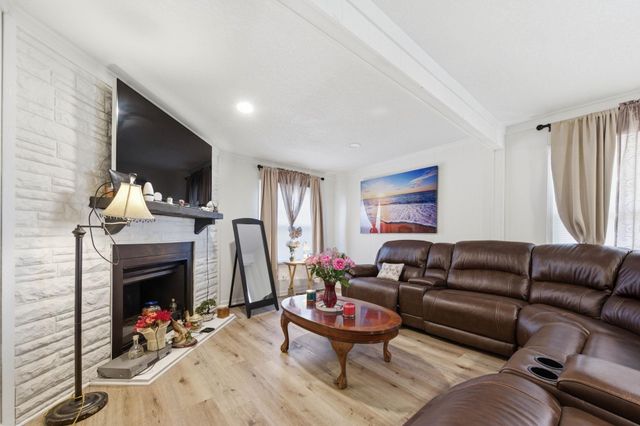 2739 S Rose Marie Ct, Wichita, KS 67216