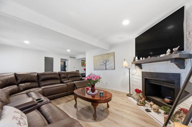 2739 S Rose Marie Ct, Wichita, KS 67216