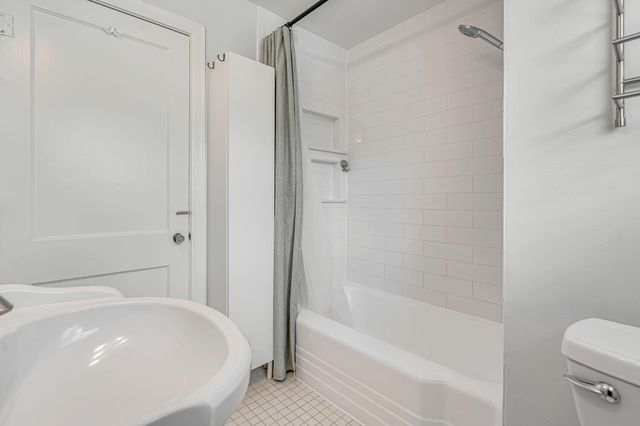 1004 Lawrence Street, Houston, TX 77008