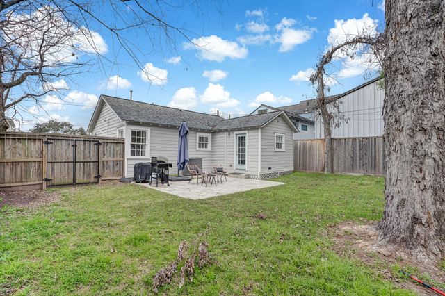 1004 Lawrence Street, Houston, TX 77008