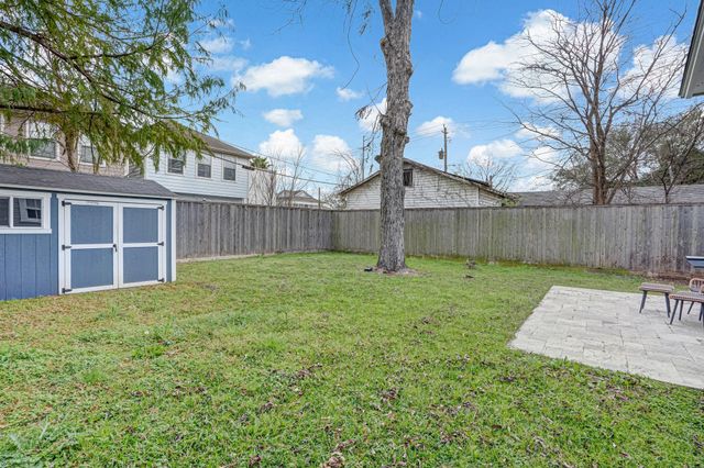 1004 Lawrence Street, Houston, TX 77008