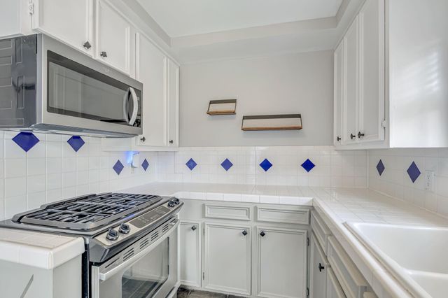 1004 Lawrence Street, Houston, TX 77008