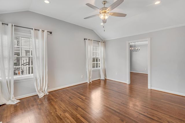 1004 Lawrence Street, Houston, TX 77008