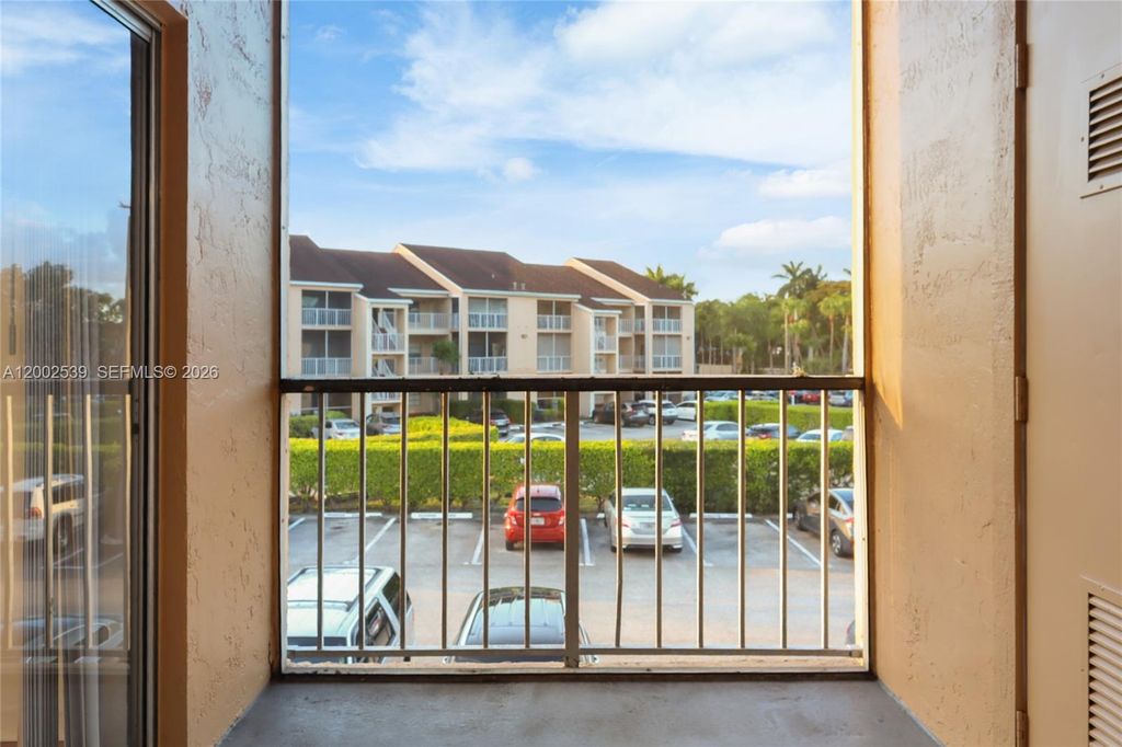 15285 SW 107th Ln 208, Miami, FL 33196