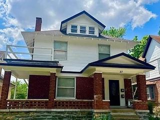 37 E 32nd Street, Kansas City, MO 64111
