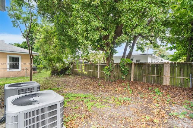 1766 NW 68th Ter, Miami, FL 33147