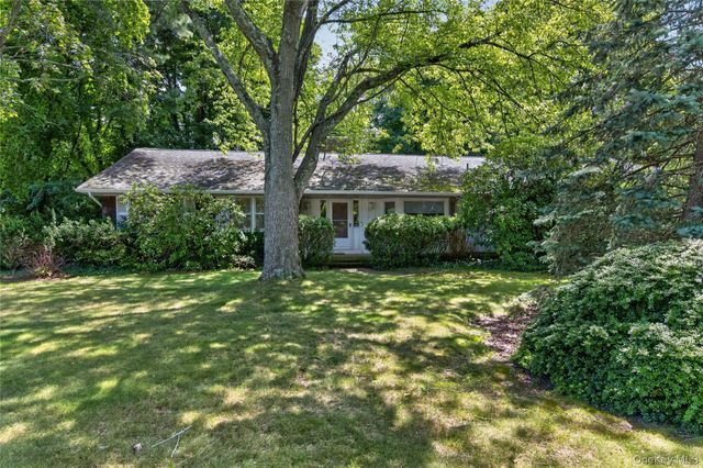 22 S Lot Road, Smithtown, NY 11787