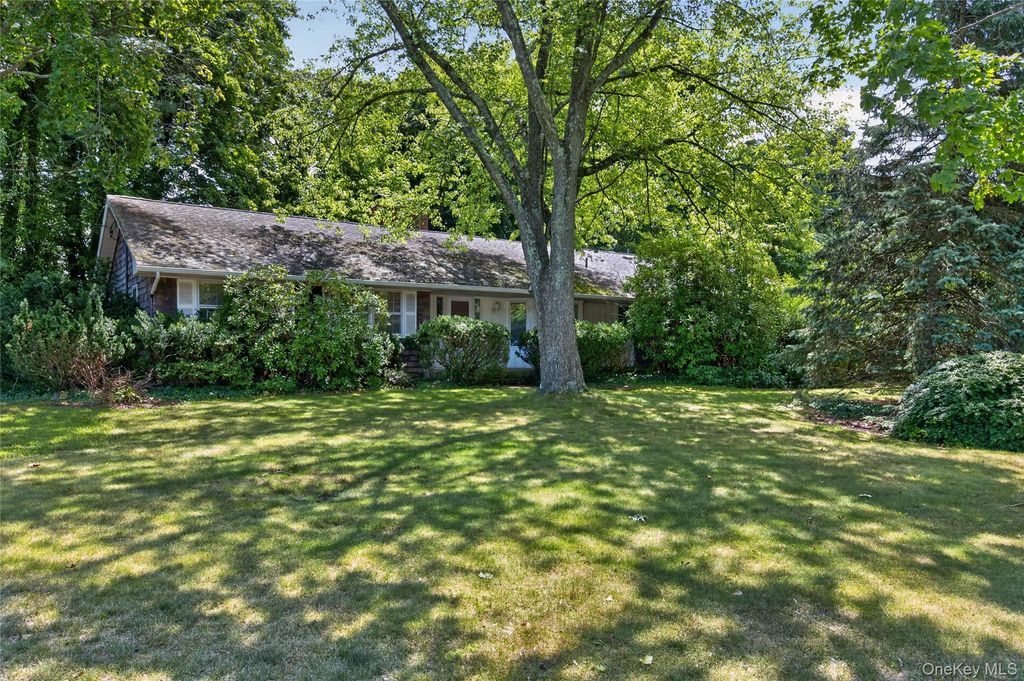 22 S Lot Road, Smithtown, NY 11787