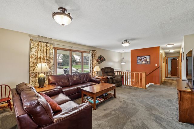 600 N Shadyview Boulevard, Pleasant Hill, IA 50327