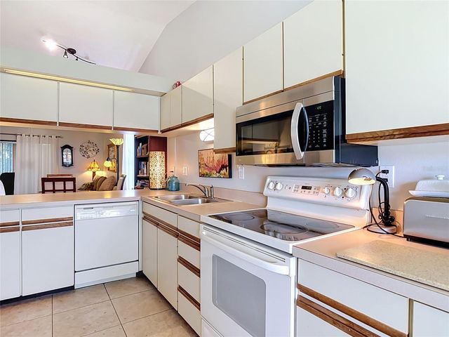 935 EASTRIDGE DRIVE 7A, Debary, FL 32713