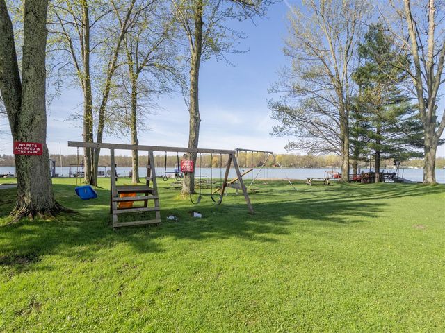 157 Peterson Drive, Gobles, MI 49055