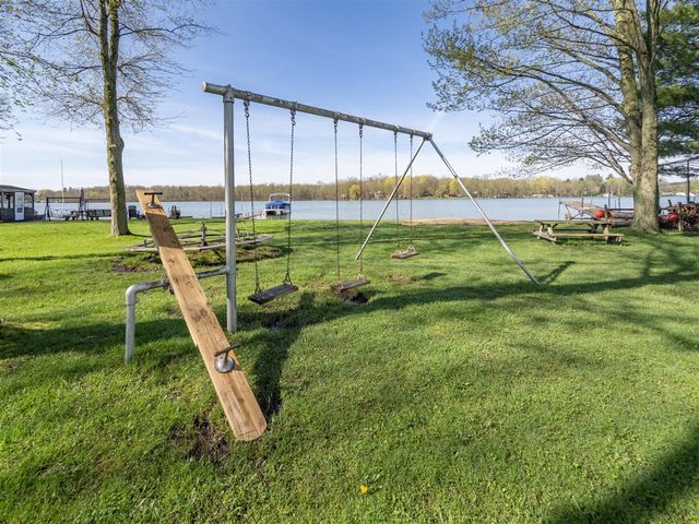157 Peterson Drive, Gobles, MI 49055