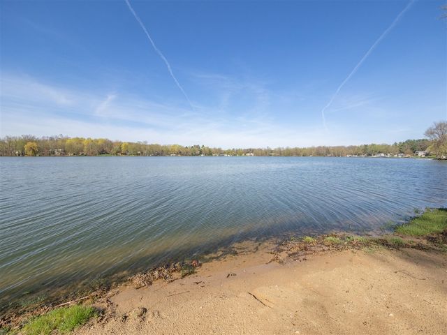 157 Peterson Drive, Gobles, MI 49055