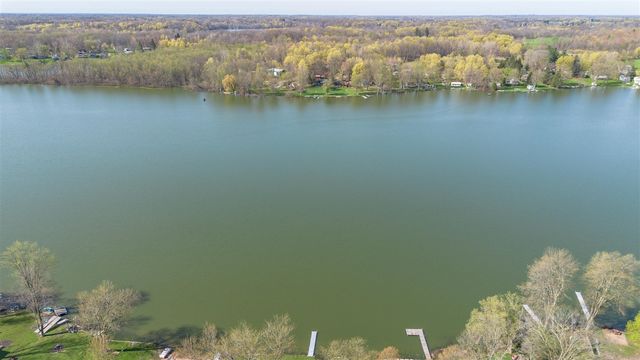 157 Peterson Drive, Gobles, MI 49055