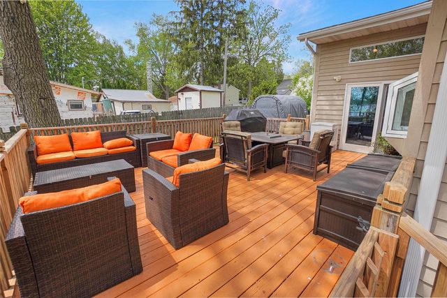 528 Wahl AVENUE, Mukwonago, WI 53149